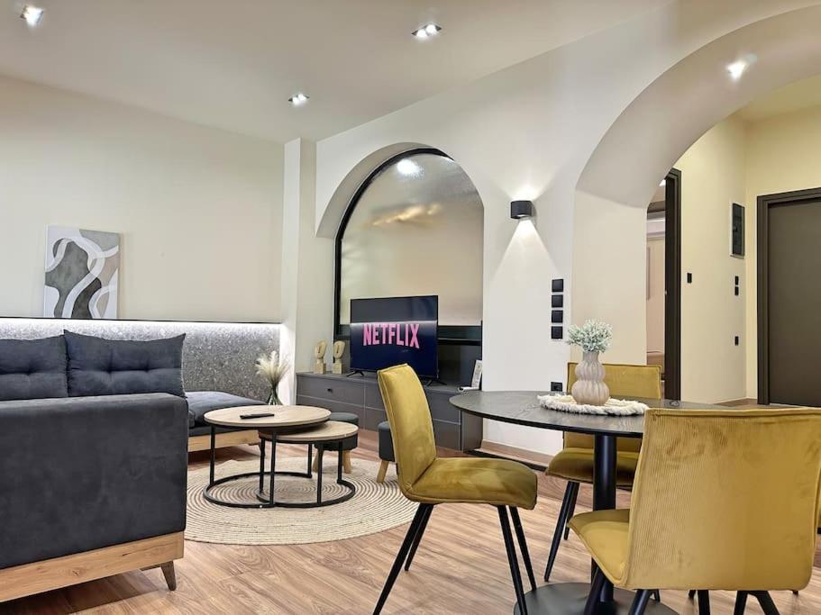 Oasis Luxury Apartments 埃雷特里亚 外观 照片