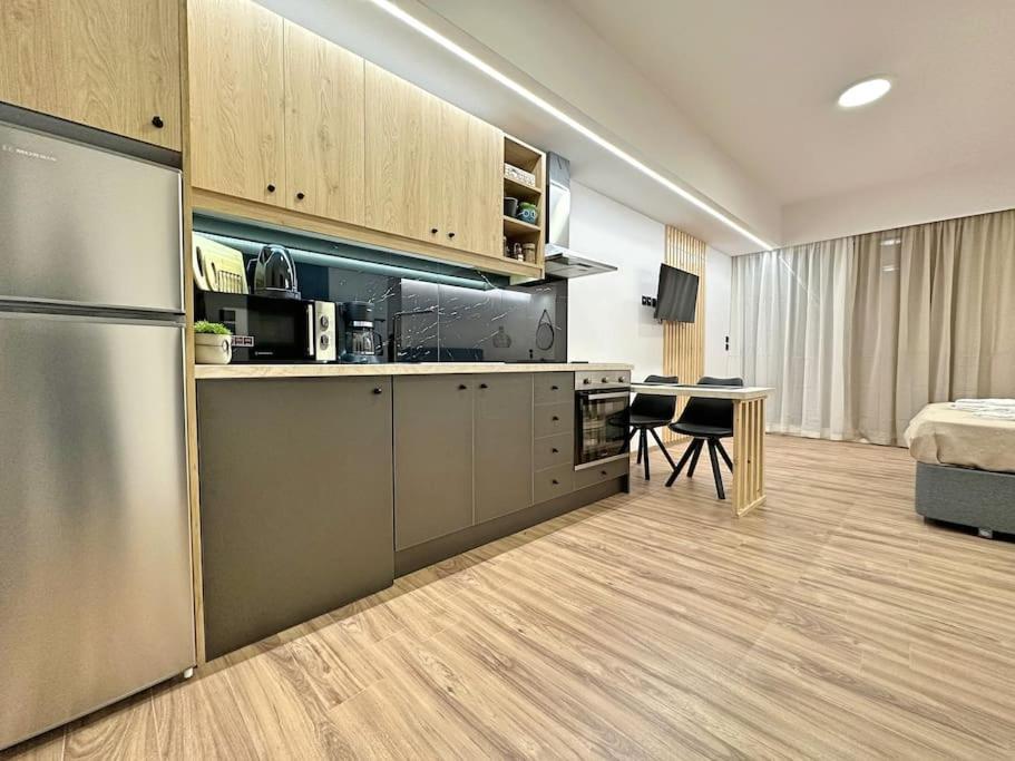 Oasis Luxury Apartments 埃雷特里亚 外观 照片