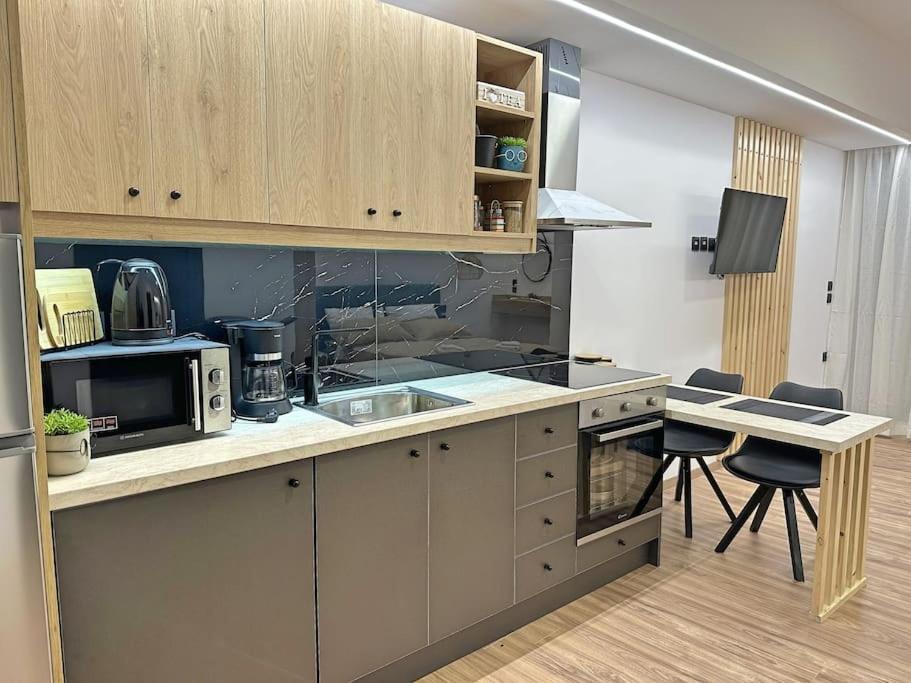 Oasis Luxury Apartments 埃雷特里亚 外观 照片