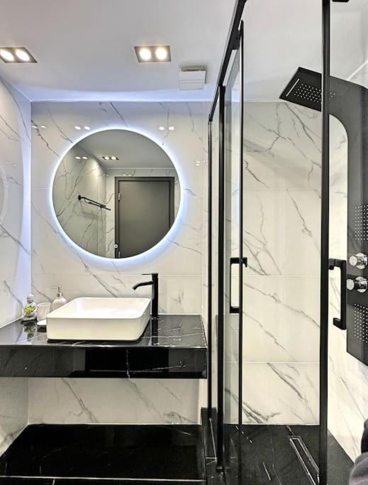 Oasis Luxury Apartments 埃雷特里亚 外观 照片