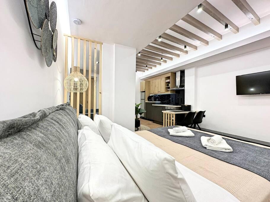 Oasis Luxury Apartments 埃雷特里亚 外观 照片