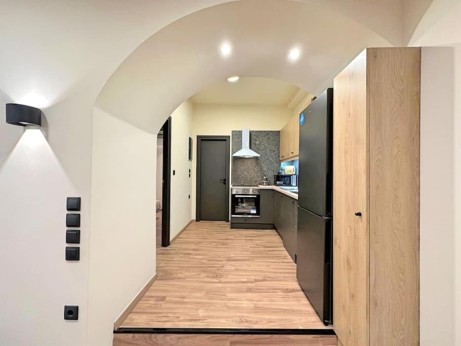 Oasis Luxury Apartments 埃雷特里亚 外观 照片