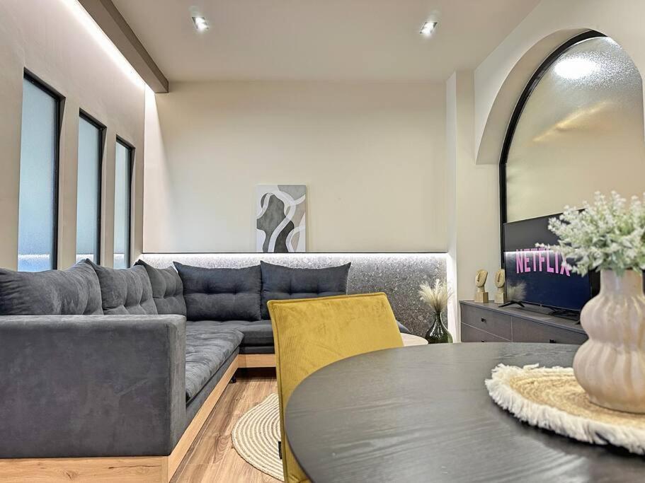 Oasis Luxury Apartments 埃雷特里亚 外观 照片