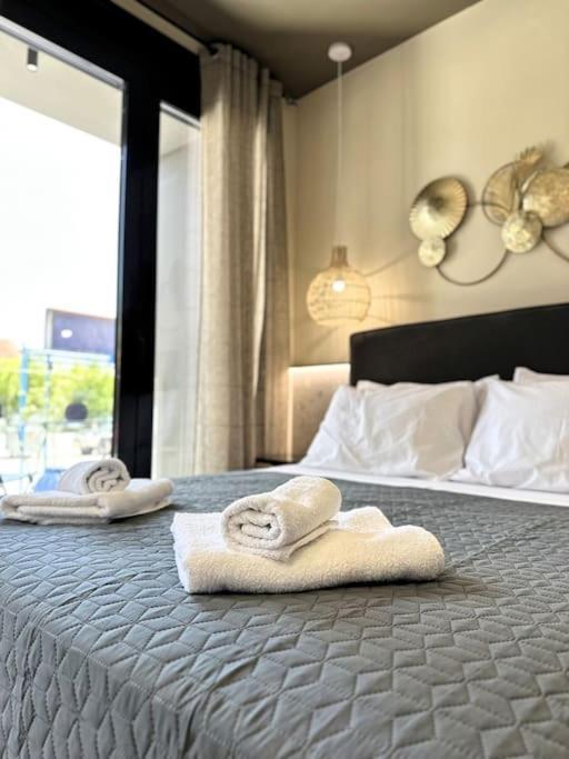Oasis Luxury Apartments 埃雷特里亚 外观 照片